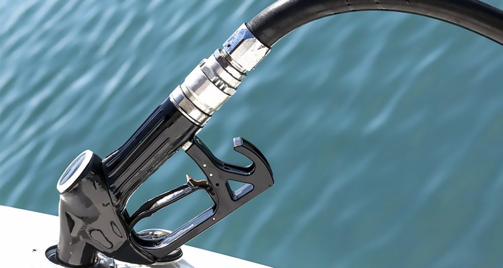 Why You Should Fill Your Boat's Gas Tank During A Freeze